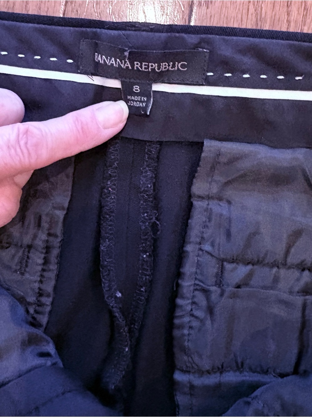 Banana Republic black stretch ankle dress paints size 8 stretch trouser pants.